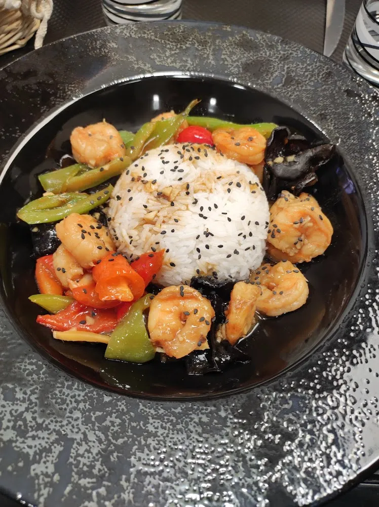 Crevettes Saute Riz Et Légumes Sautés